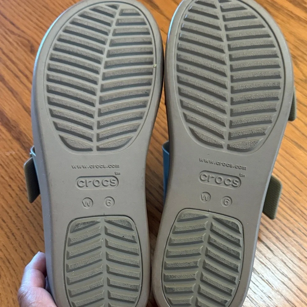 CROCS casual wedge